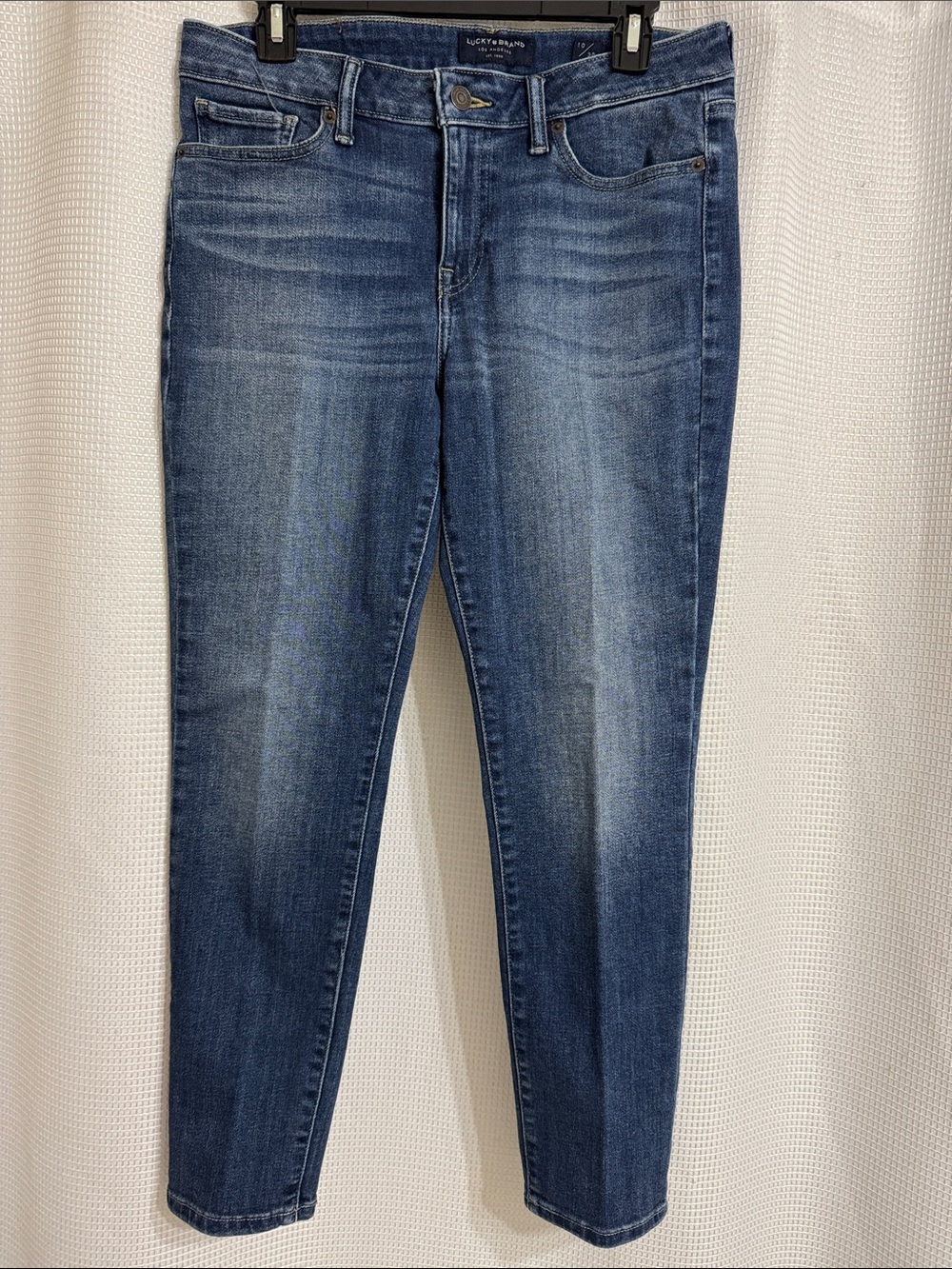 Lucky Brand Lolita low rise skinny  low rise skinny jeans. Size 10/30